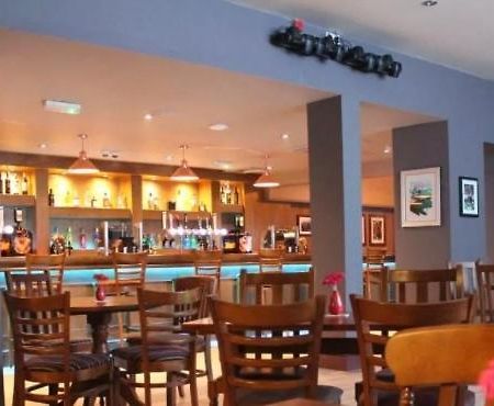 The Albert Hotel & Sports Bar Кингстон-апон-Халл Экстерьер фото